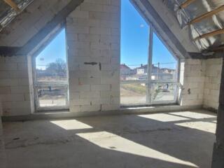 Продам двухэтажный таунхаус 125 кв. м., Лески.