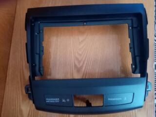 Продается переходная рамка на магнитолу для Mitsubishi