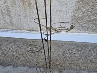 Продам кованую напольную подставку для цветов (на 10 горшков)
