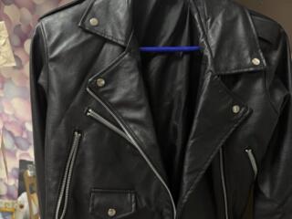 Продам кожаную куртку на весну