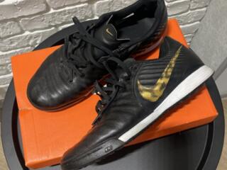 Nike Tiempo