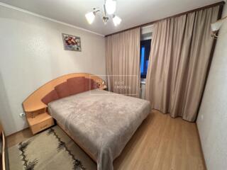 Vă propunem spre închiriere un apartament cu trei camere, bloc ...