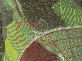 Teren în prima linie. Deschidere mare spre traseu. KM 64 M1 Chișinău .