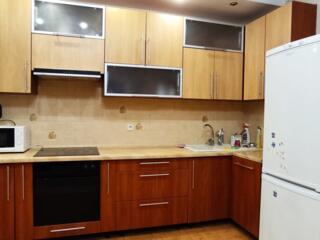 Сдам 2-ком. квартиру в жк Два Платана в центре города на ул. Пастера.