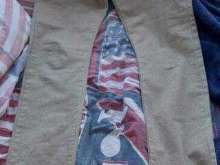 Продам две пары штанов.