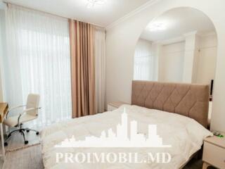 Spre chirie se oferă penthouse cu 2 niveleîn bloc nou, sect. Centru, .