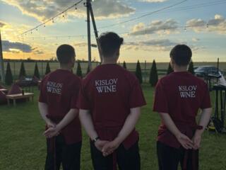 Бармен-официант в KISLOV 