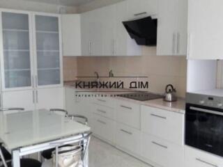 Здається 3-х к. Кв. по вул. Софії Русової 7, 84/47/18 кв. м, 5/25 ...