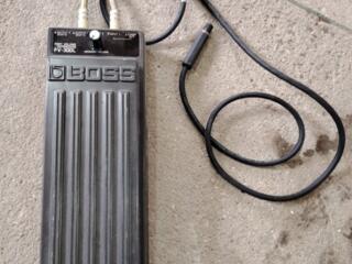 Педаль для электрогитары Boss