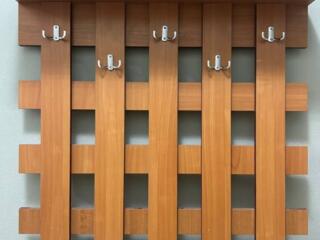 Продам вешалку в прихожую