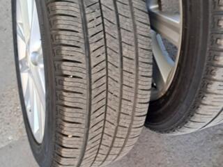Продам комплект всесезонных шин Yokohama 215/55 R17