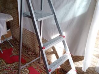 Продаю стремянку. Цена= 400 рублей. Вайбер. Телеграмм.