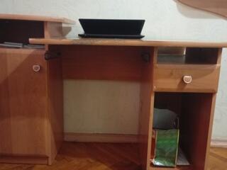 продам компьютерный стол