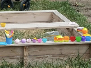 Продам песочницу. Натуральное дерево. Торг