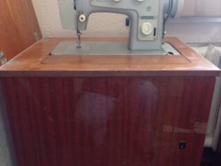 Продам швейную машину