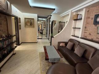 Продам 3-комн квартиру на Ак. Глушко/ Стикон