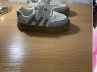 Новая обувь для мальчика 4-5-6 лет.