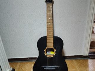 Продам шестиструнную гитару