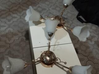 Продам люстры.