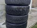 Продам комплект зимней резины 215/65 R16