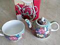 Набор чайный из 2-х предметов. Новый в упаковке. По 50 руб.