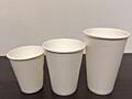 Новые бумажные и пластиковые стаканчики и крышечки