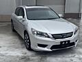 Honda Accord 2.0 hybrid. 2015 год.