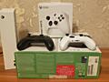 Xbox Series S + два геймпада