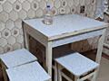 Продам кухонный стол с 4-я табуретками 600 р.