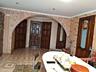 Продам крепкий дом на 7 сотках земли, разделённый на две ...