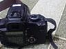 Фотоаппарат Canon EOS 350D с вспышкой или без неё.