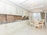 Oferim spre vânzare un apartament modern, complet renovat și mobilat .