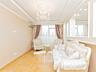 Oferim spre vânzare un apartament modern, complet renovat și mobilat .
