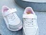 Продам детские кроссовки