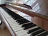 Продам пианино и стул