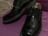 Продам черные лакированные туфли на шнуровке