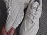 Продам совершенно новые кроссовки