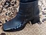 Продам женские ботинки.