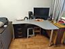 Продам угловой компьютерный стол. Состояние отличное.