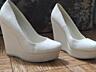 Продам белые туфли