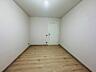 Parc Avgan! Sec. Riscani, str. Miron Costin. 2 camere + living.