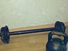 Турник настенный для подтягивания, штанга около 40 кг, гиря пудовая.