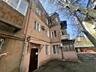 В продаже трехкомнатная квартира в крепком дома, толщина стен 60 см, .