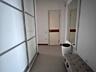 Предлагается к продаже трехкомнатный пентхаус, расположенный на 9 и10 