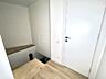 Spre vânzare apartament cu o odaie și living amplasat în sect. Poșta .