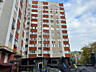 Apartament modern cu vedere superbă, iar la parter găsiți bazin, ...
