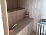 Добротный дом не далеко от озера.