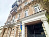 Продаётся трехкомнатная квартира вблизи моря.