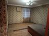 Квартира з ремонтом. 2/5. 56 м2 - перепланована з 3-к. Дворова. Тепла.