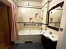 Продаж 2-х к. кв. студія на вул. Кіквідзе 2, 68/25/8 кв. м, 2/7 пов. .